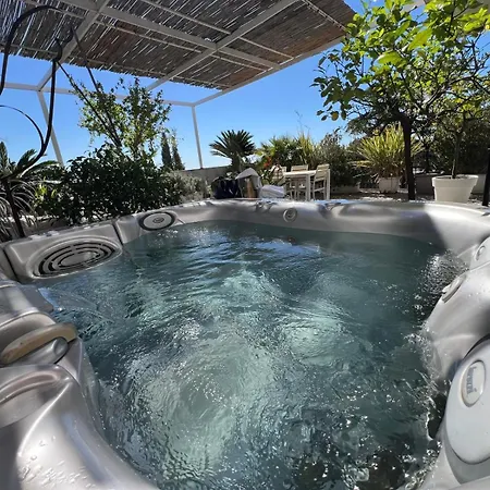 アパート Skyline Penthouse With Jacuzzi ローマ